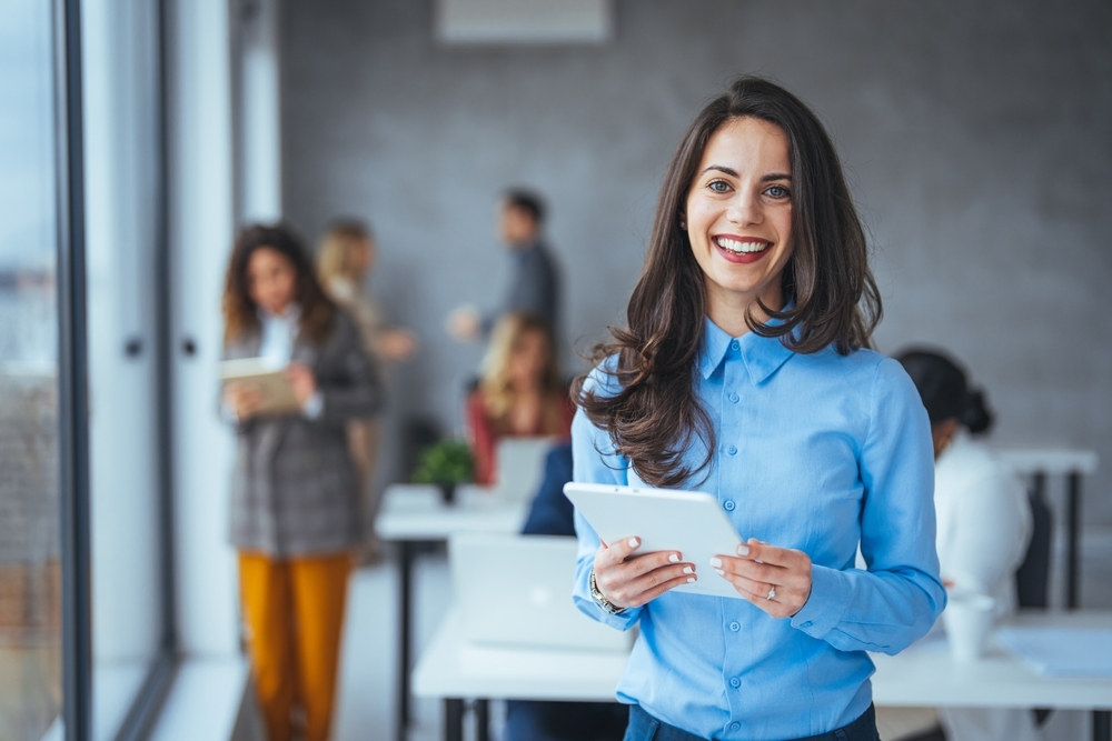 Daily News; Women are still behind men on salaries and wages